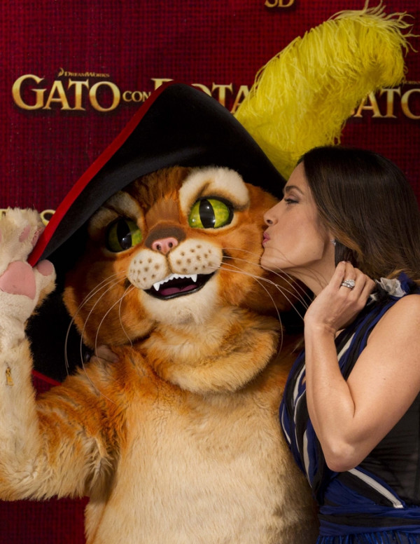 Photos exclusivee de Salma Hayek pour la sortie du Chat Potté